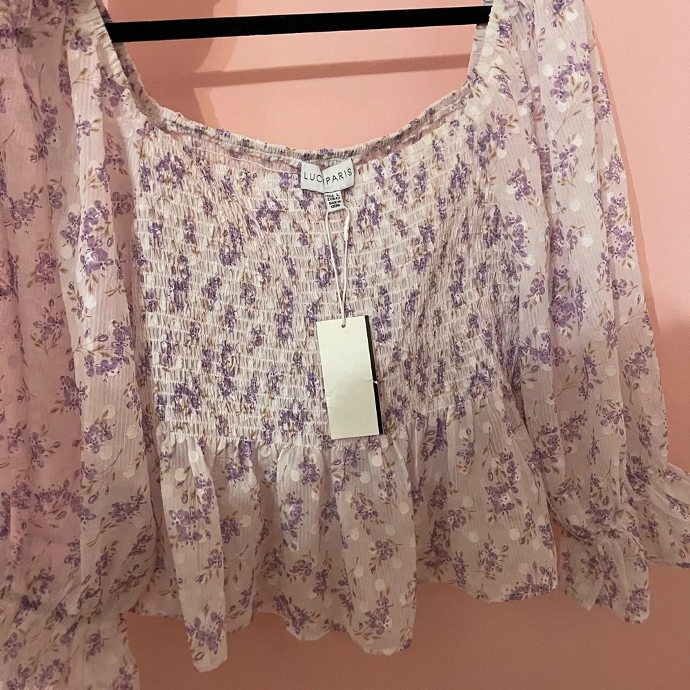 Spring floral top - Picture 1 of 3